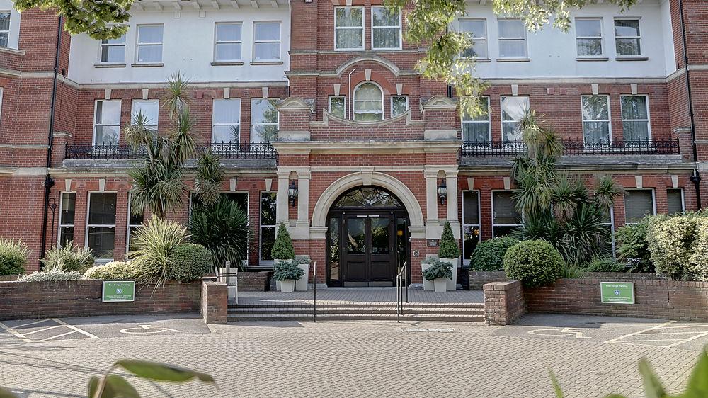 Holiday Inn Farnborough By Ihg Εξωτερικό φωτογραφία