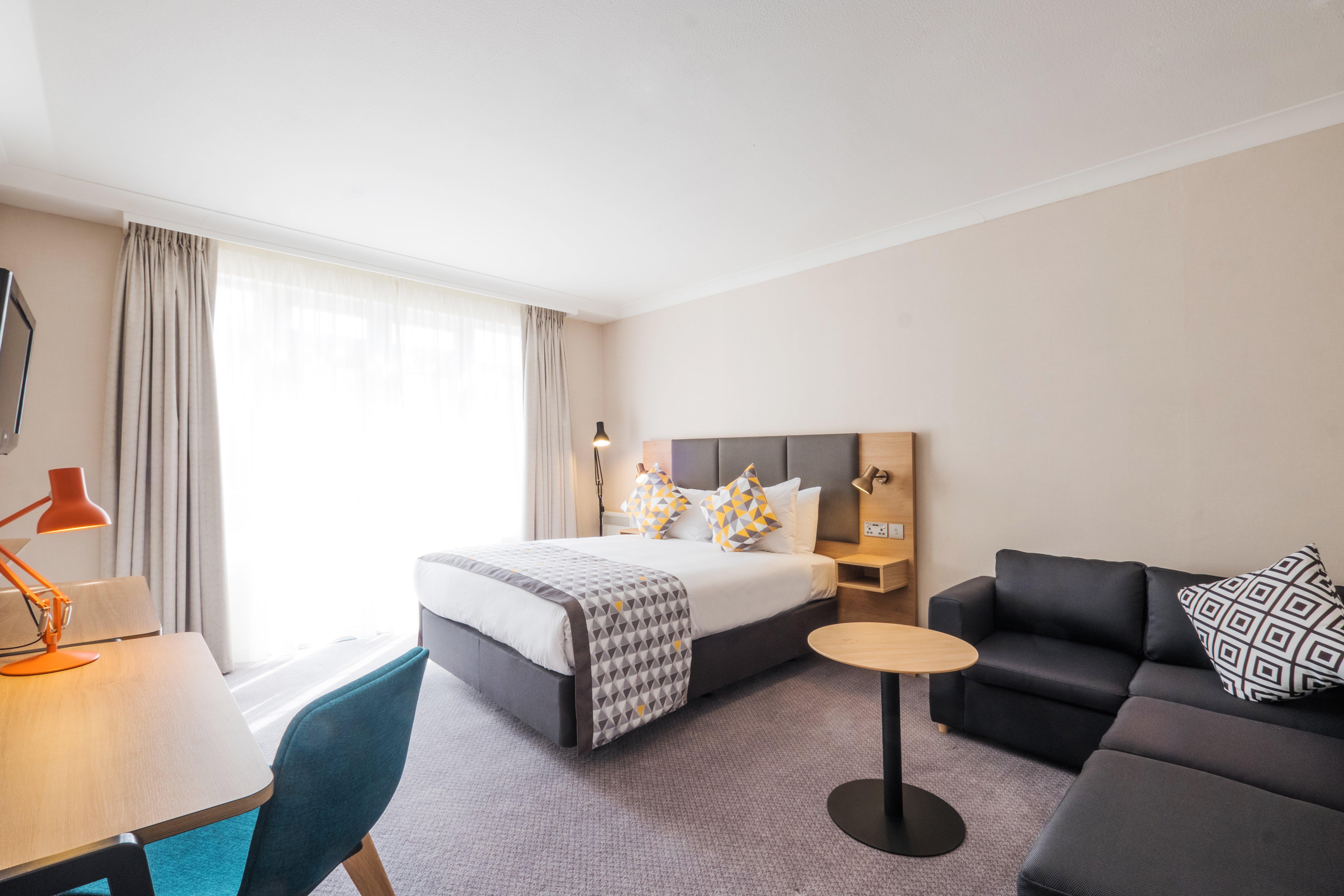 Holiday Inn Farnborough By Ihg Εξωτερικό φωτογραφία