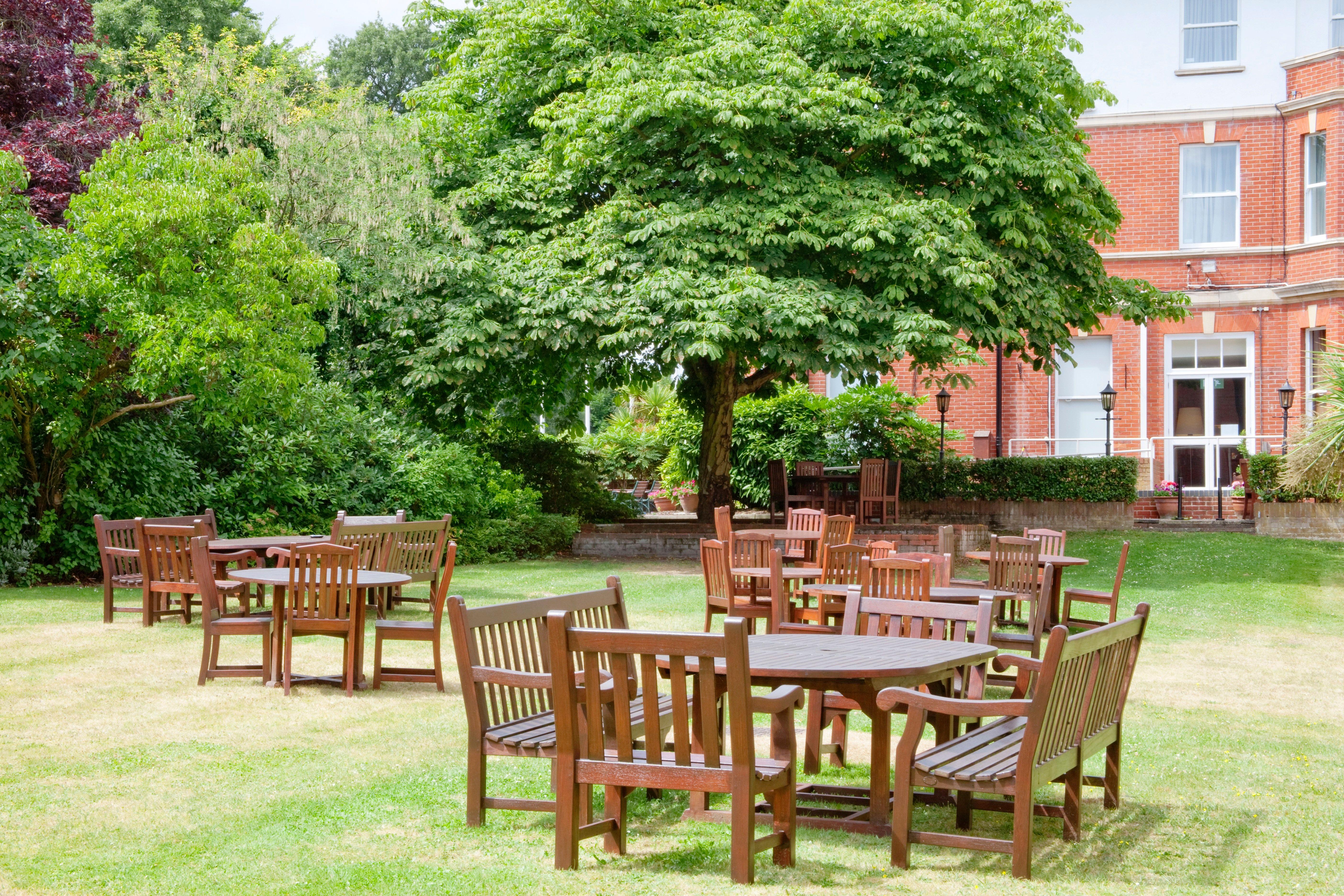 Holiday Inn Farnborough By Ihg Εξωτερικό φωτογραφία