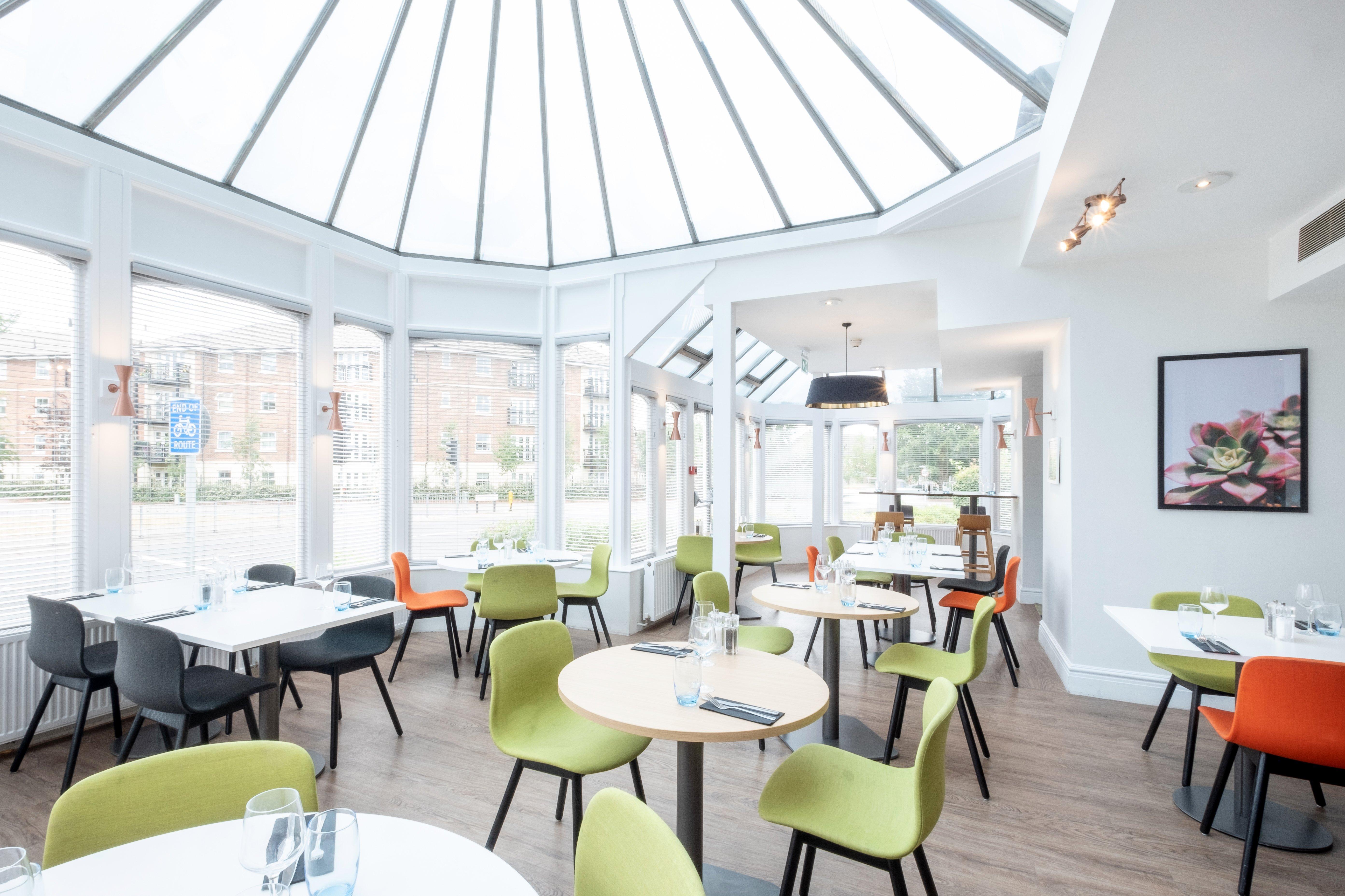 Holiday Inn Farnborough By Ihg Εξωτερικό φωτογραφία