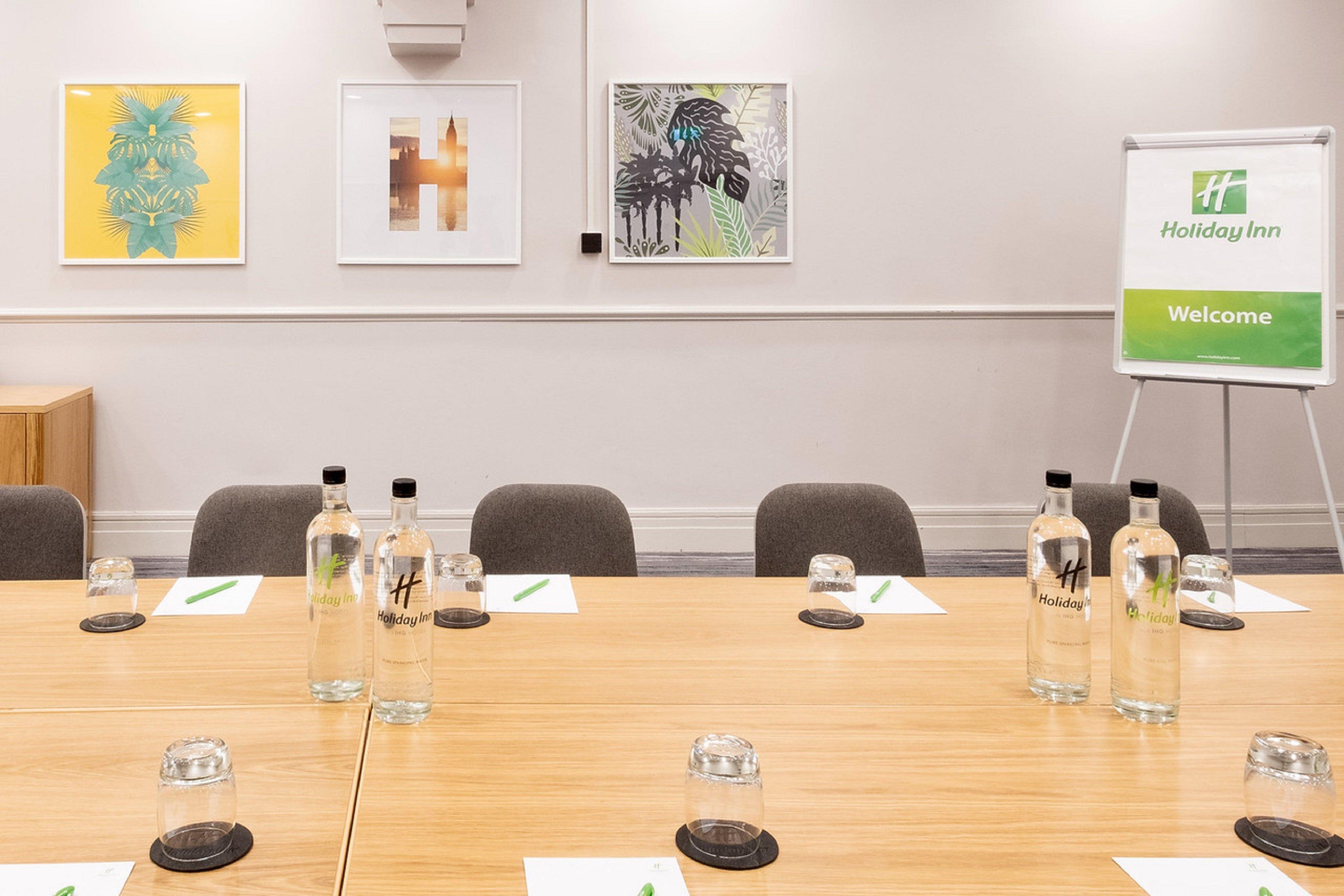 Holiday Inn Farnborough By Ihg Εξωτερικό φωτογραφία