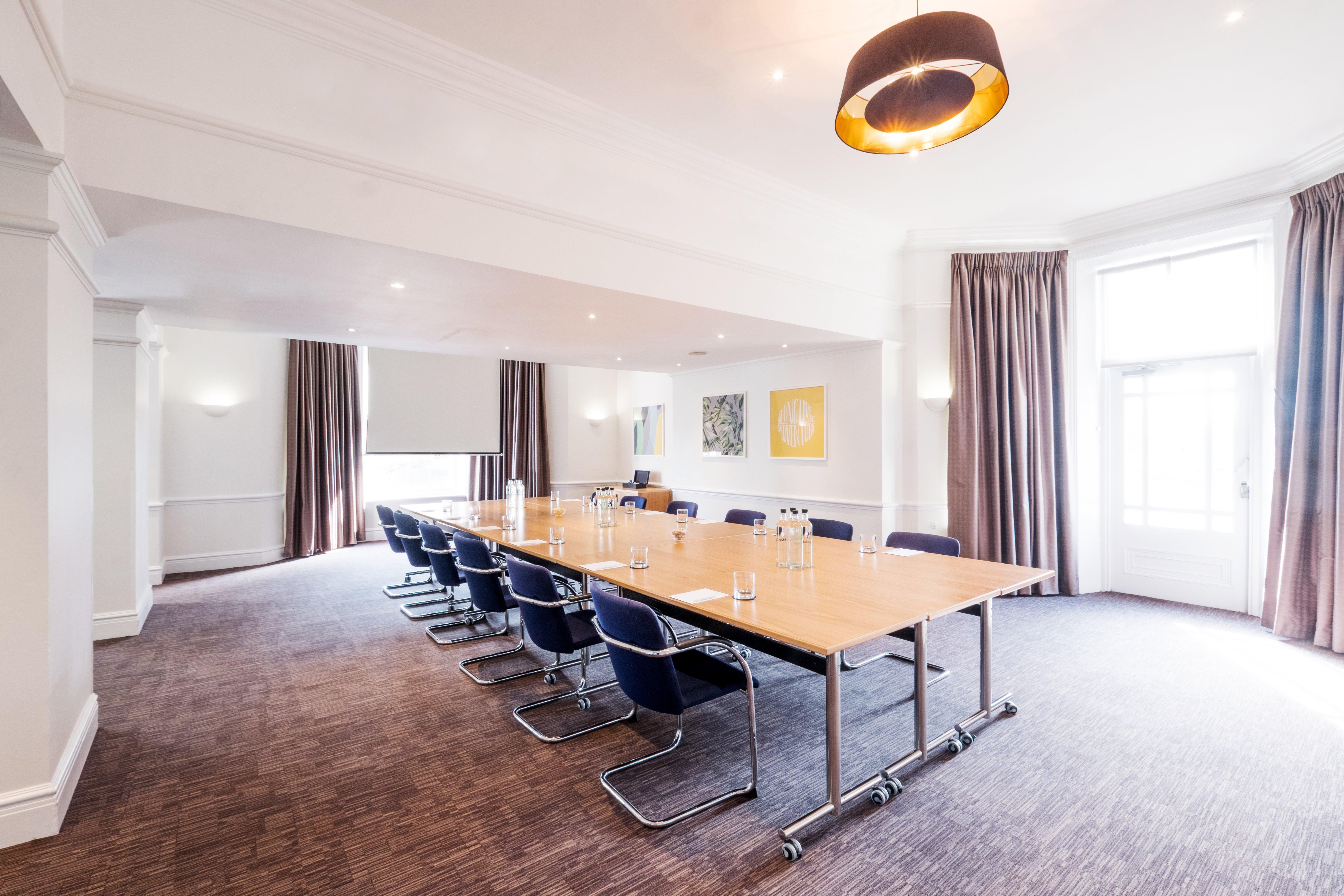 Holiday Inn Farnborough By Ihg Εξωτερικό φωτογραφία