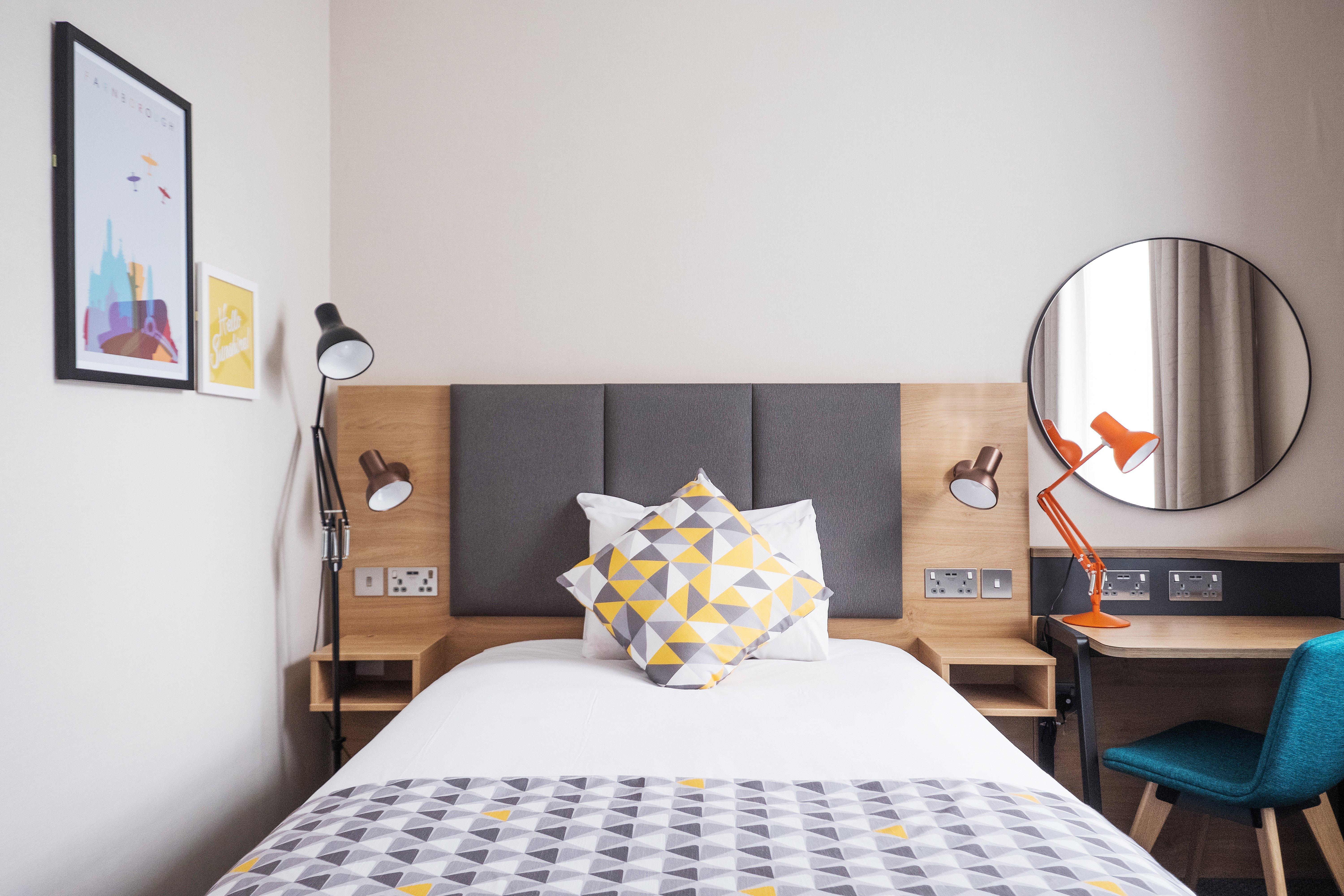 Holiday Inn Farnborough By Ihg Εξωτερικό φωτογραφία