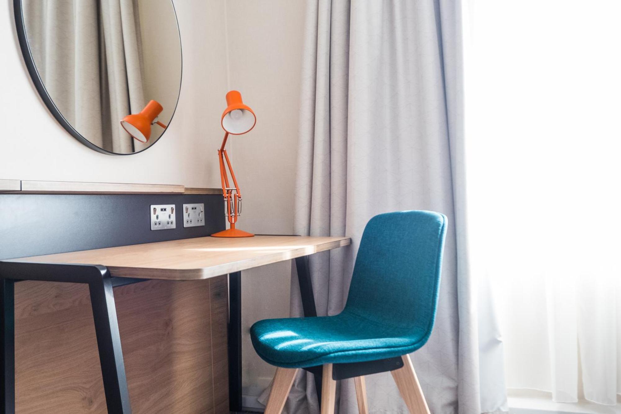 Holiday Inn Farnborough By Ihg Εξωτερικό φωτογραφία